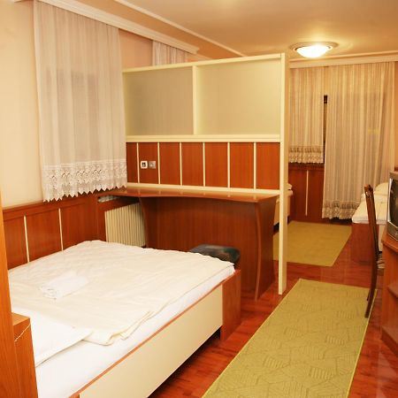 Motel Nana Banja Luka Exteriör bild