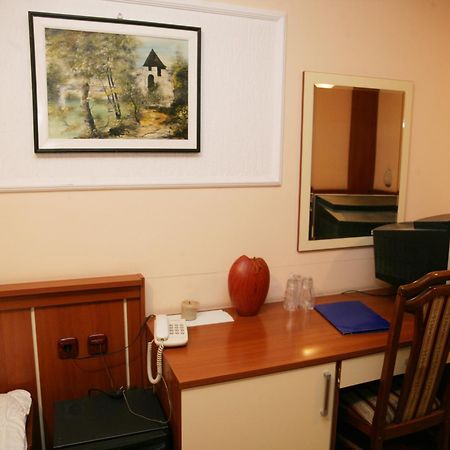Motel Nana Banja Luka Exteriör bild