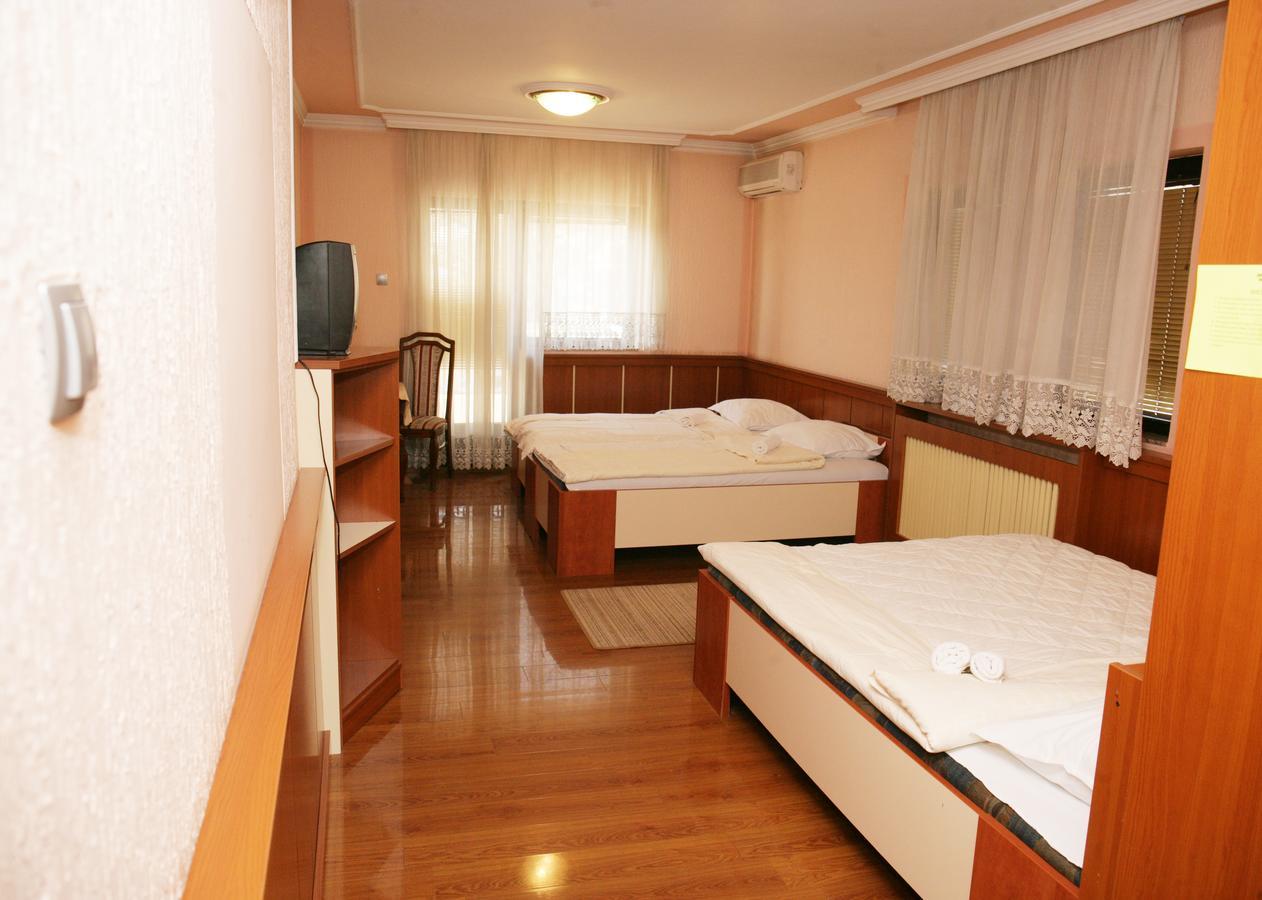 Motel Nana Banja Luka Exteriör bild