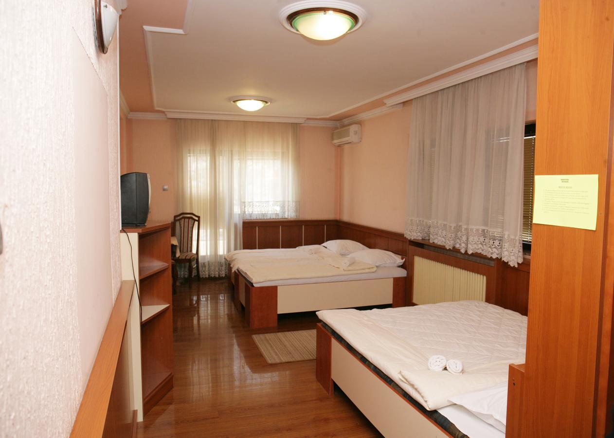 Motel Nana Banja Luka Rum bild