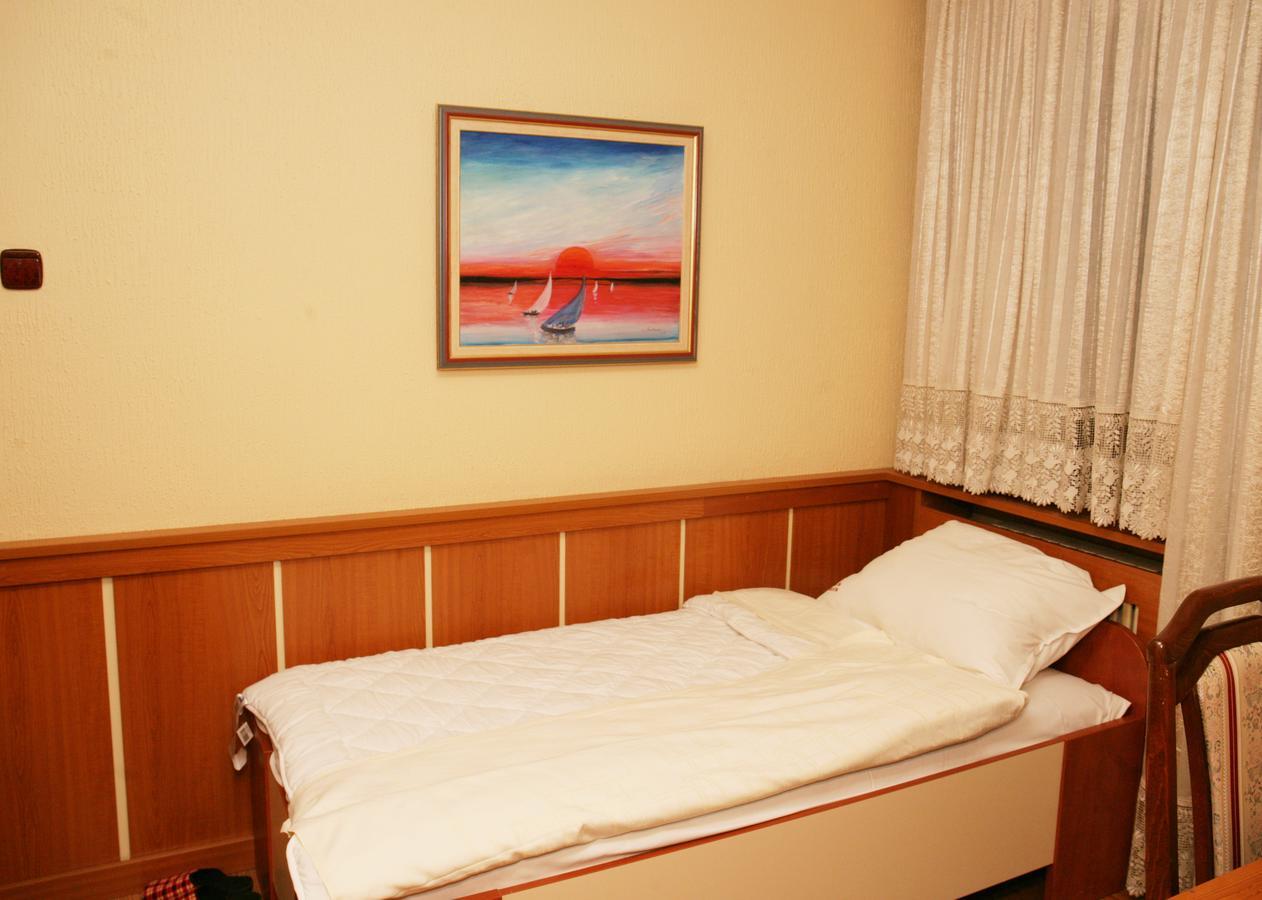 Motel Nana Banja Luka Rum bild
