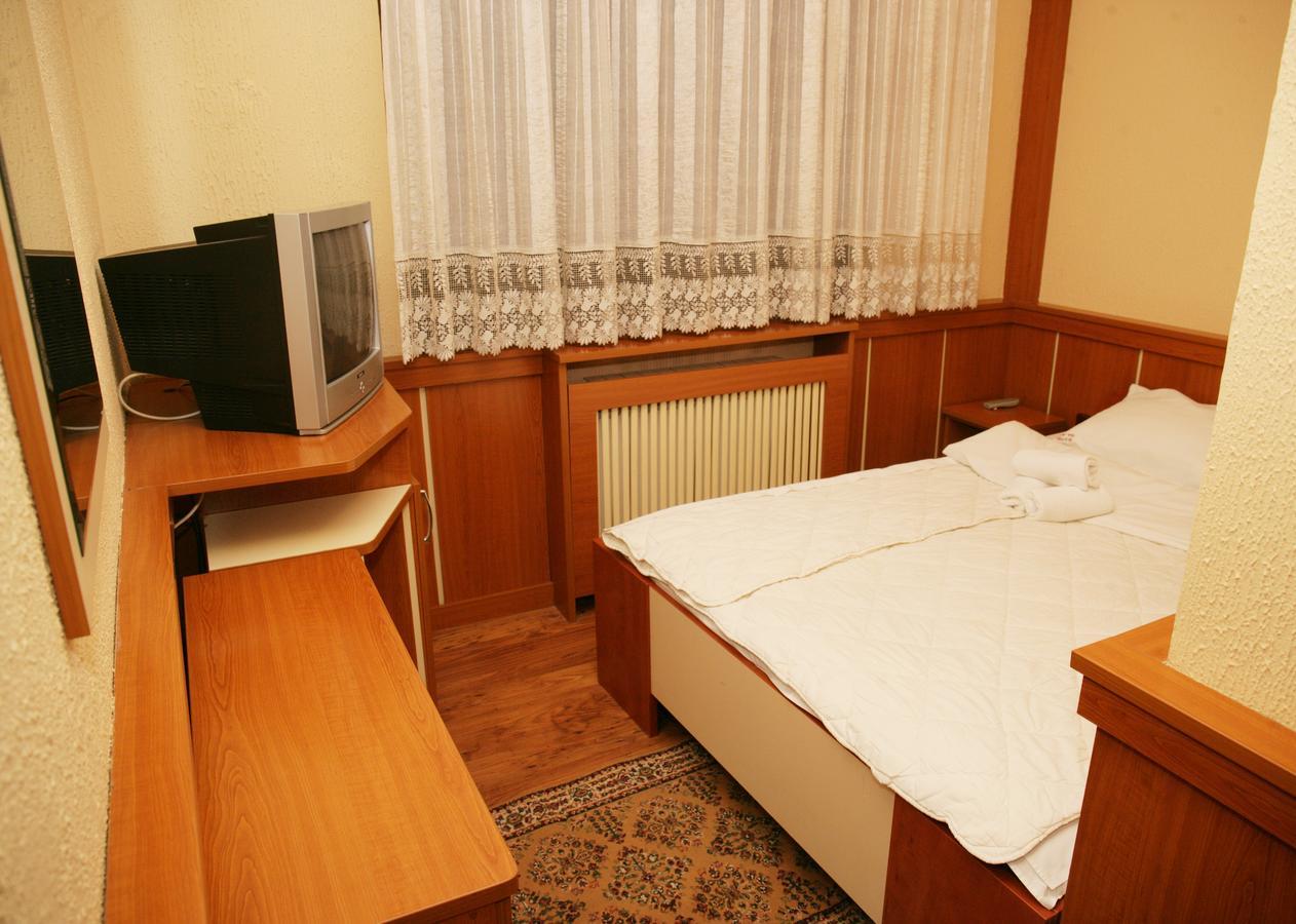 Motel Nana Banja Luka Rum bild