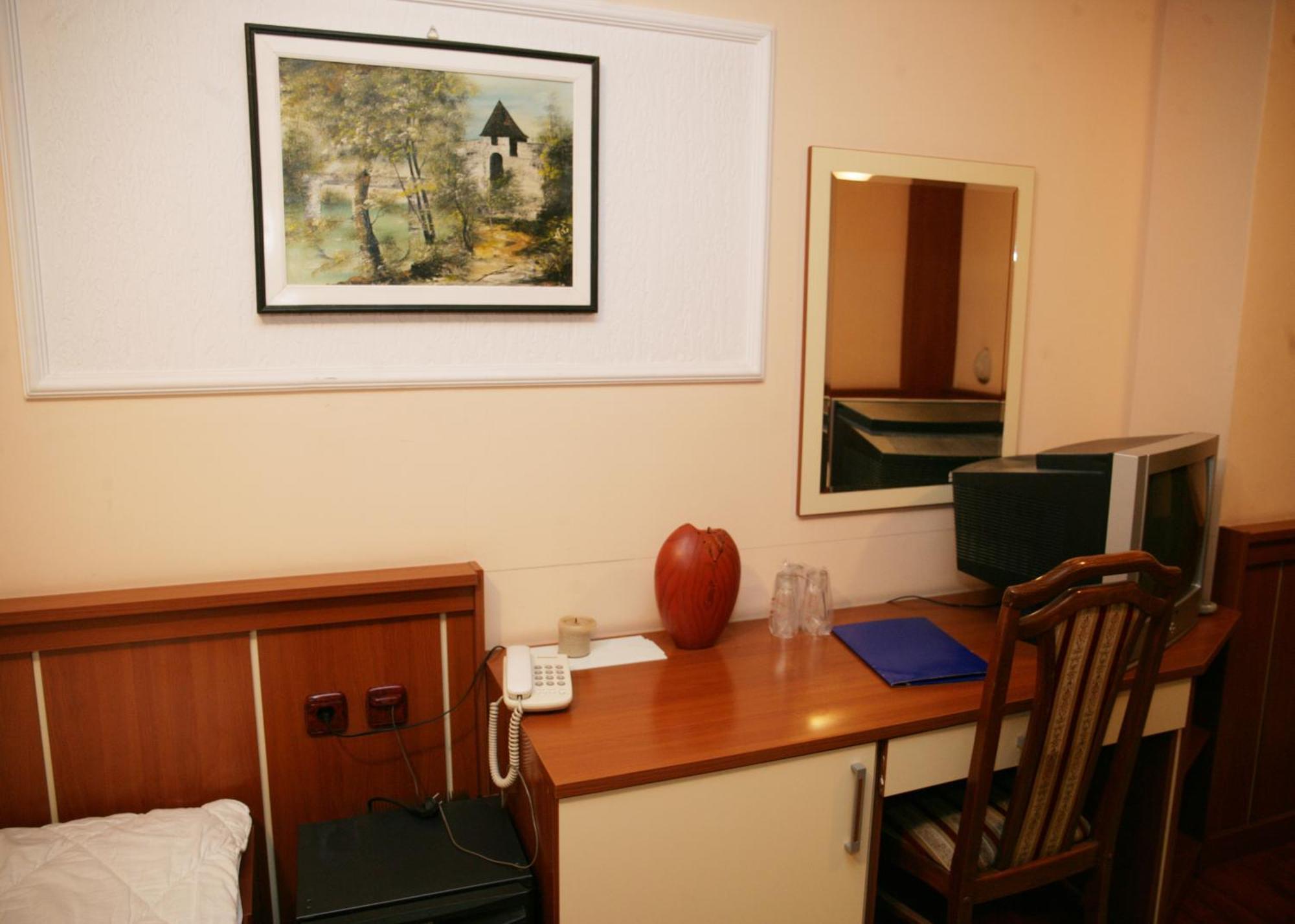 Motel Nana Banja Luka Exteriör bild