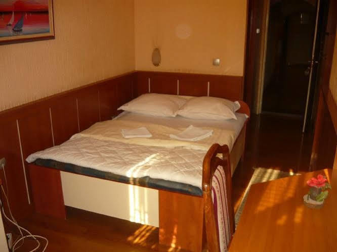 Motel Nana Banja Luka Exteriör bild