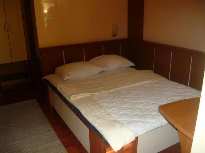 Motel Nana Banja Luka Exteriör bild