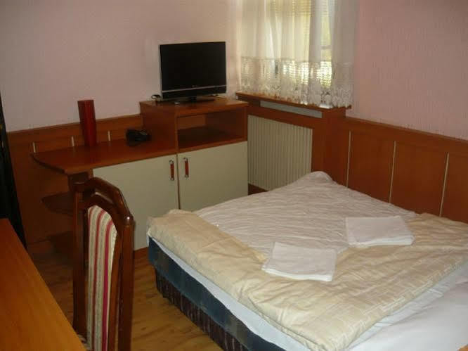 Motel Nana Banja Luka Exteriör bild